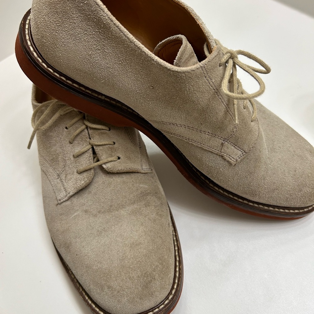 Nordstrom Men’s Dusty Tan Suede Derby Shoes with Minimalist Design, size 9M